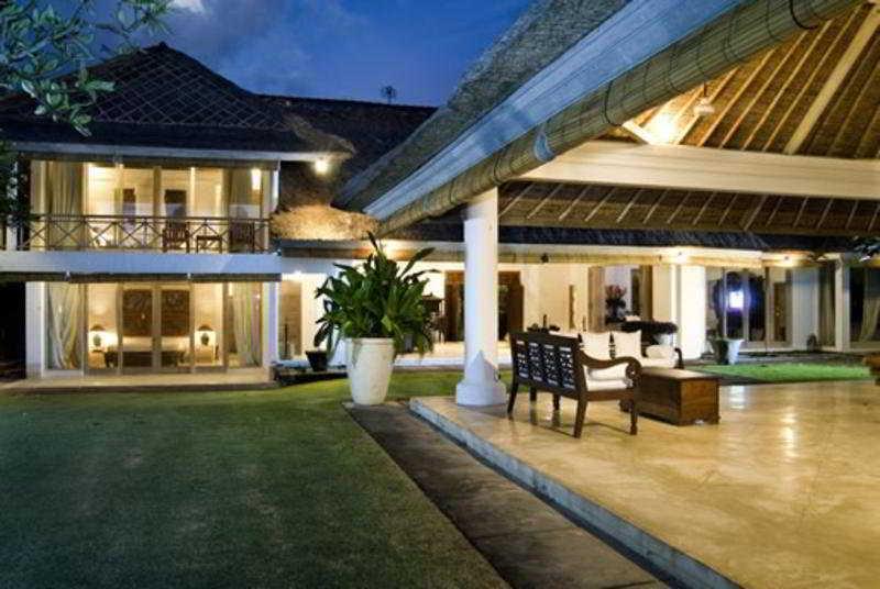 Villa Atas Ombak Seminyak  Exterior photo